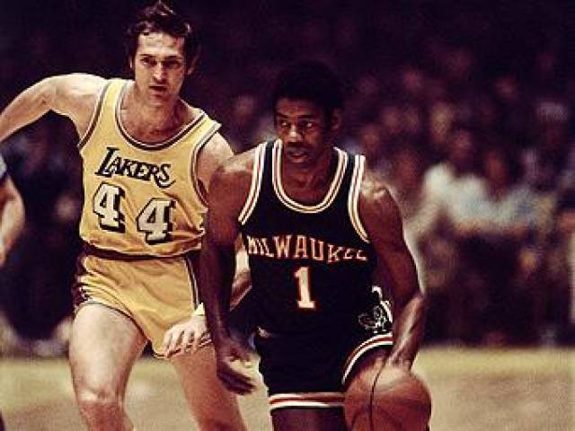 场比赛中展 场比赛中展